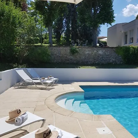 Bed & Breakfast Clos Des Campanules 3*